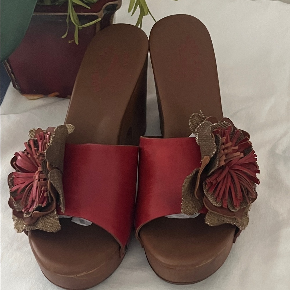 Kork Easy Sundance Heel Stylish Red Floral Women's Clogs - Picture 4 of 8